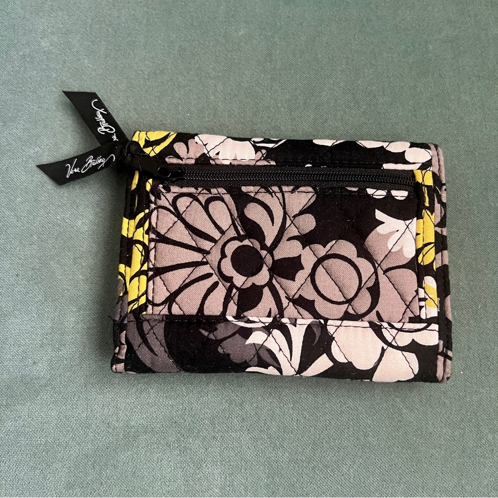 NWOT Vera Bradley Euro Wallet Black/Yellow Classic Retro Baroque Preppy Travel - Picture 2 of 7